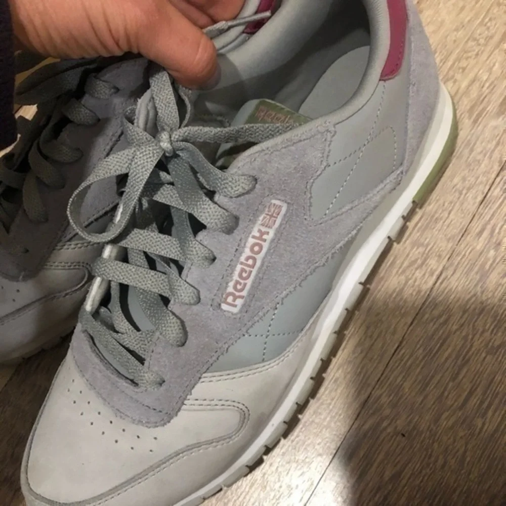 Reebok UNISEX Classic Sneaker Size 11 Like New